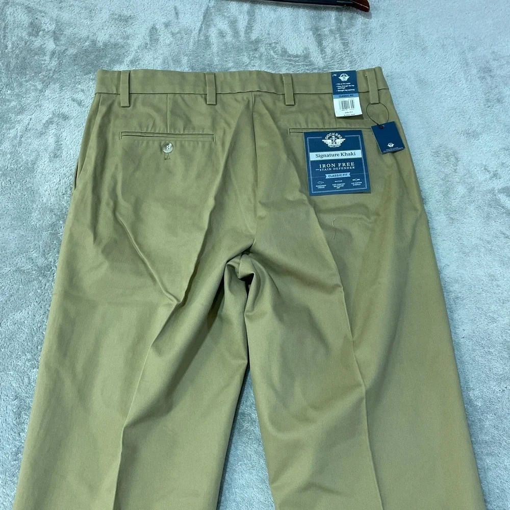 NWT Dockers Signature Khaki Pants Men's 34x32 Tan Cotton Classic Fit